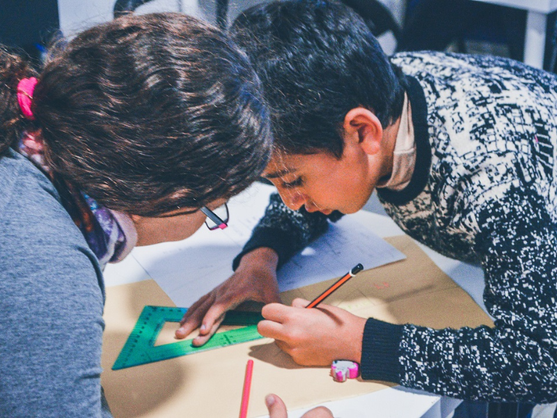 Niños aprendiendo inglés